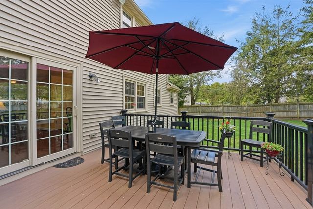 10 Amy Ln, Plymouth, MA 02360