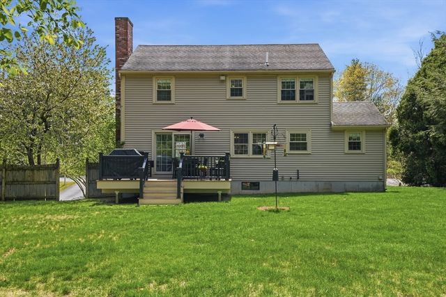 10 Amy Ln, Plymouth, MA 02360