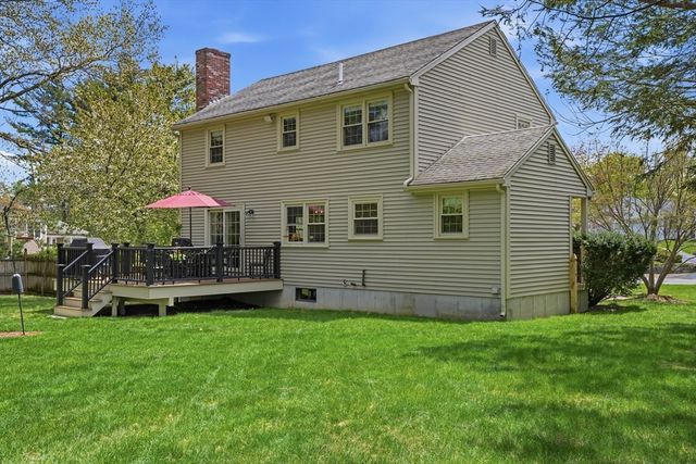10 Amy Ln, Plymouth, MA 02360
