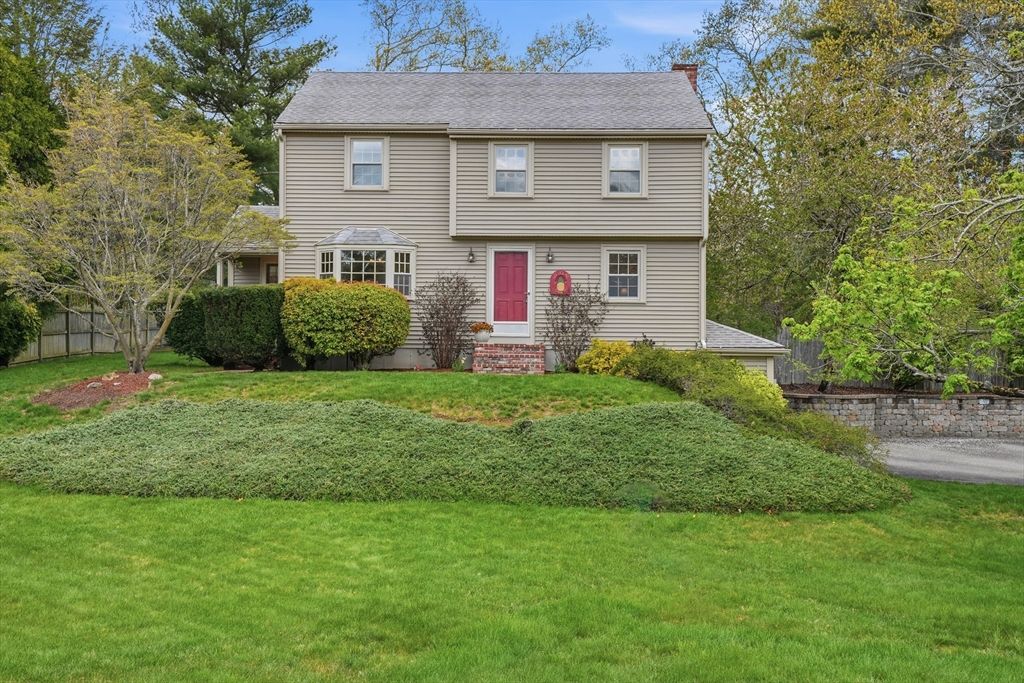 10 Amy Ln, Plymouth, MA 02360