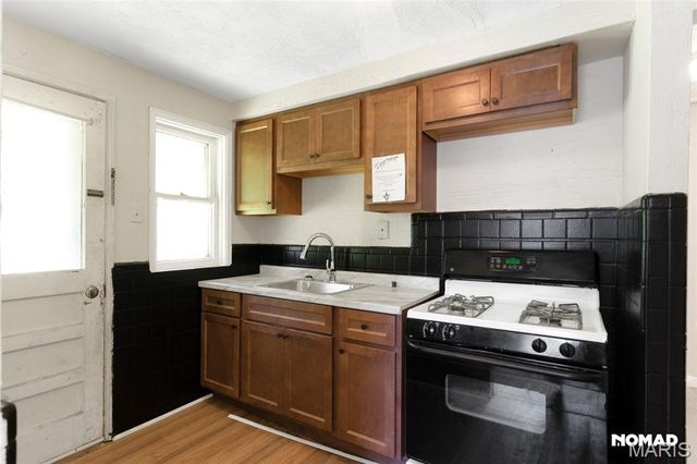 8135 Bloom Drive, St Louis, MO 63114