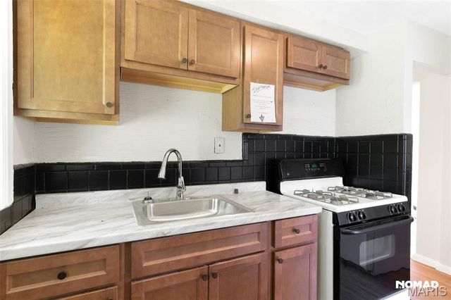 8135 Bloom Drive, St Louis, MO 63114