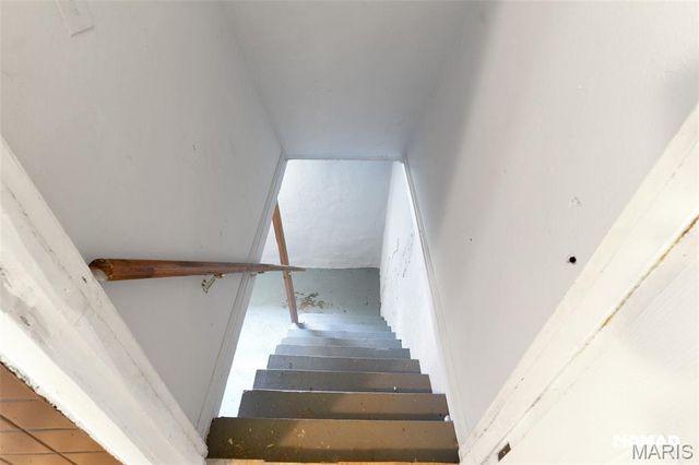 8135 Bloom Drive, St Louis, MO 63114