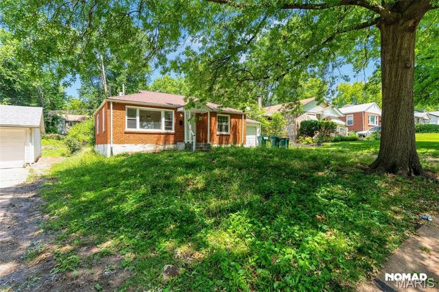 8135 Bloom Drive, St Louis, MO 63114