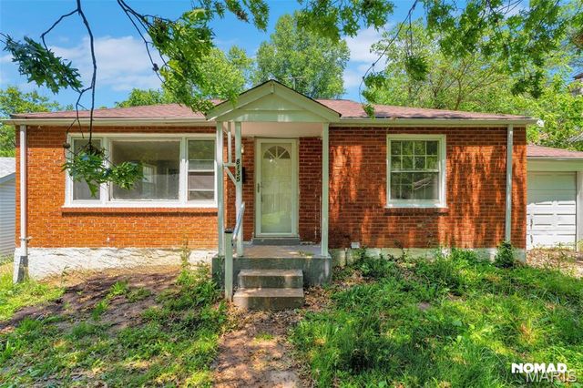 8135 Bloom Drive, St Louis, MO 63114