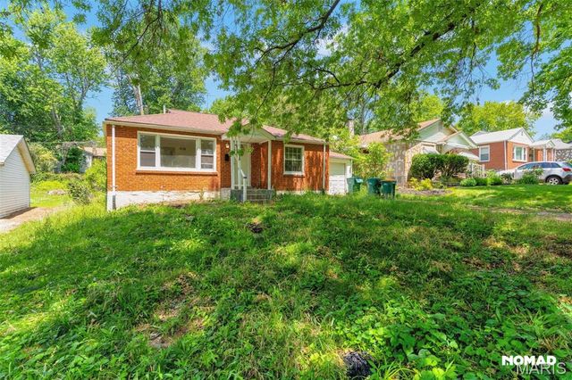 8135 Bloom Drive, St Louis, MO 63114