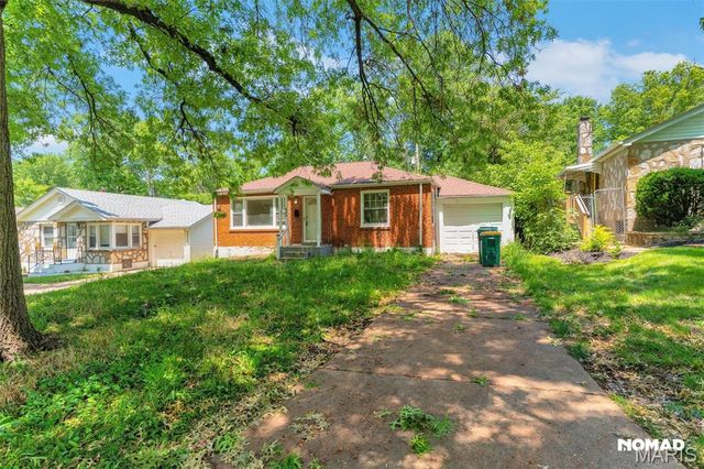 8135 Bloom Drive, St Louis, MO 63114