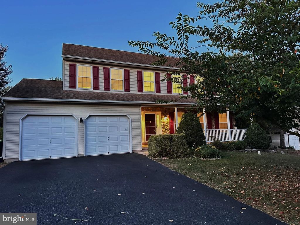 2004 DRAKE RUN, Royersford, PA 19468