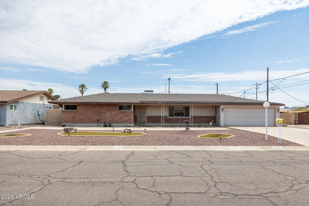303 E MARKLEY Drive, Casa Grande, AZ 85122 — photo 2