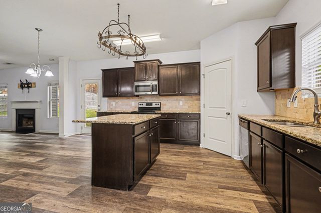 444 Westridge Circle, Dallas, GA 30132