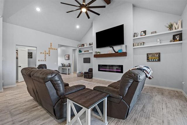 2001 Sky Trail Circle, Blanchard, OK 73010