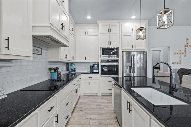 2001 Sky Trail Circle, Blanchard, OK 73010