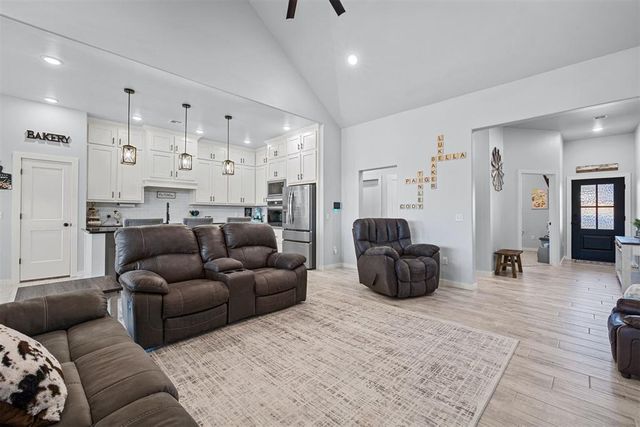 2001 Sky Trail Circle, Blanchard, OK 73010