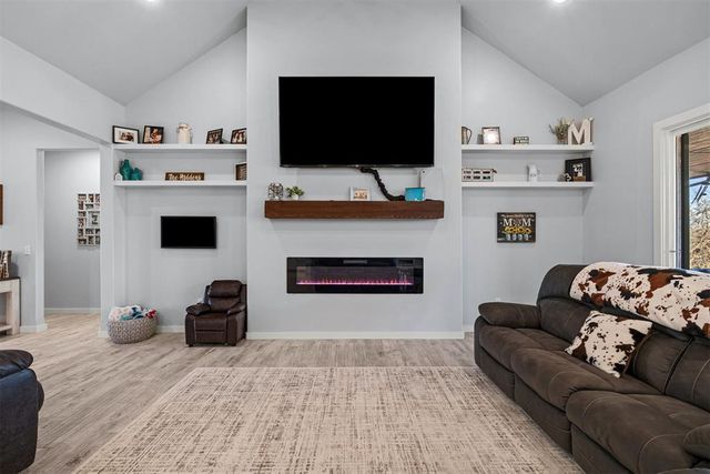 2001 Sky Trail Circle, Blanchard, OK 73010