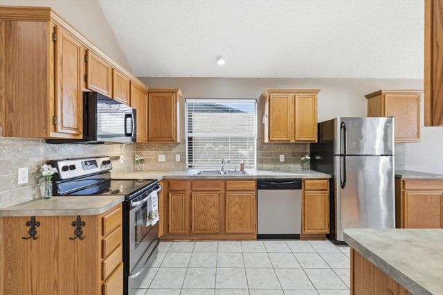 739 Thousand Oaks Drive, Lake Dallas, TX 75065