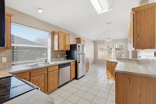 739 Thousand Oaks Drive, Lake Dallas, TX 75065