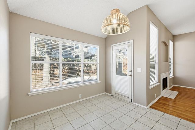 739 Thousand Oaks Drive, Lake Dallas, TX 75065