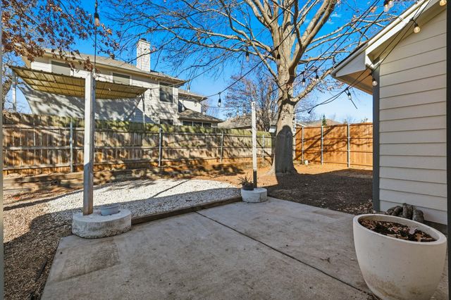 739 Thousand Oaks Drive, Lake Dallas, TX 75065