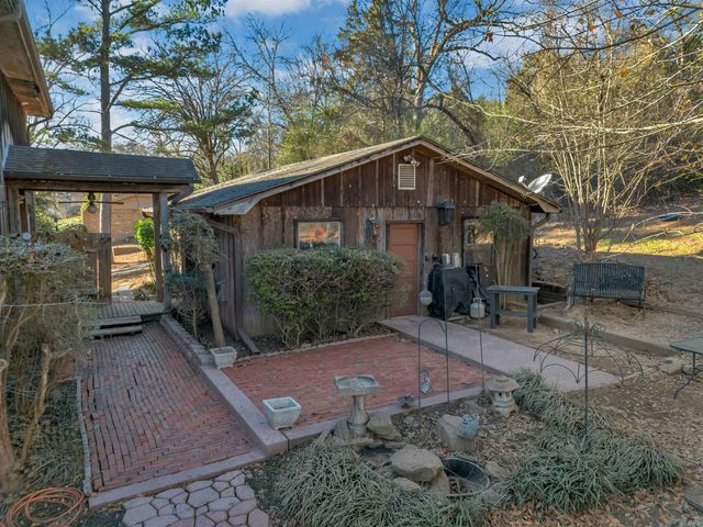 9 W Winthrop Road, Morrilton, AR 72110