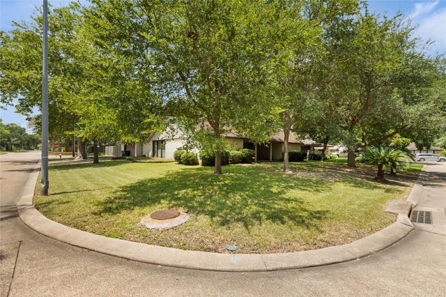 1103 Pecan Circle, Seabrook, TX 77586