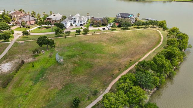 1103 Pecan Circle, Seabrook, TX 77586