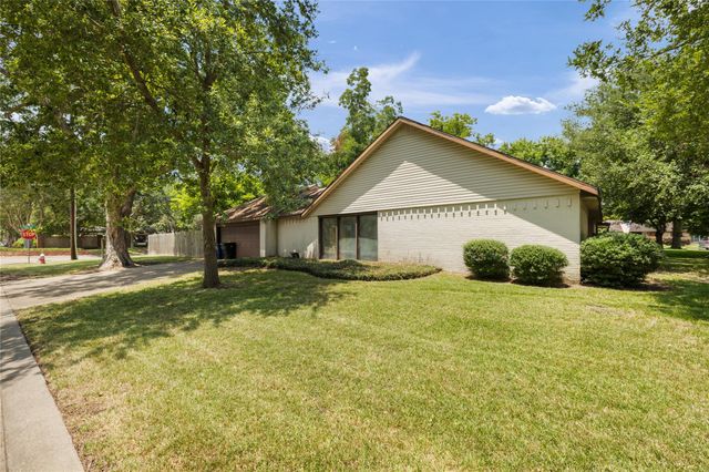 1103 Pecan Circle, Seabrook, TX 77586