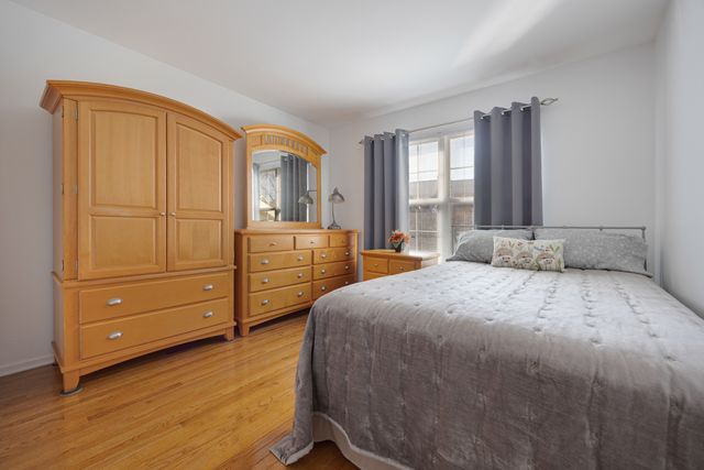 733 Clover Hill Court, Elk Grove Village, IL 60007