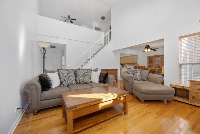 733 Clover Hill Court, Elk Grove Village, IL 60007