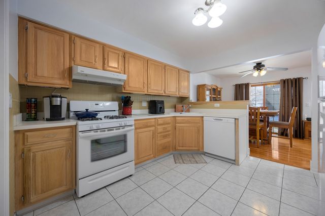 733 Clover Hill Court, Elk Grove Village, IL 60007