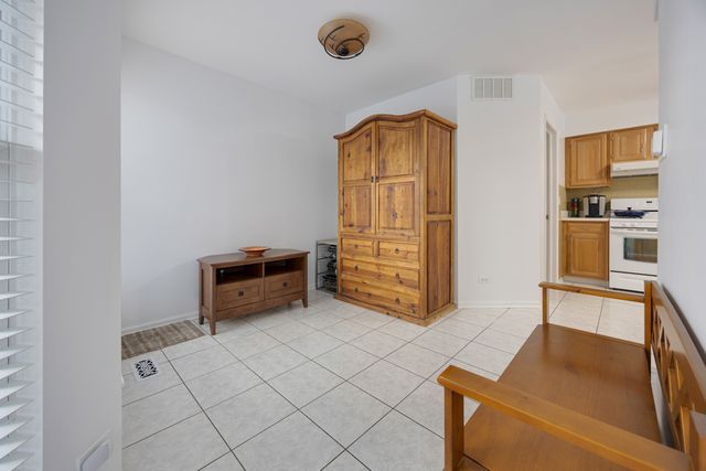 733 Clover Hill Court, Elk Grove Village, IL 60007