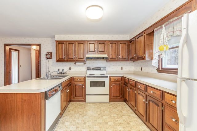 1 Currier Road, Pelham, NH 03076