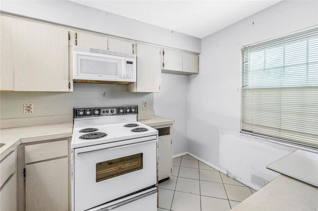 4774 LAKE BOULEVARD 9B, Clearwater, FL 33762