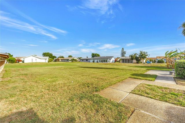 4774 LAKE BOULEVARD 9B, Clearwater, FL 33762