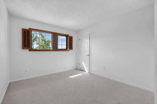 31 Cavalcade Cir, Sacramento, CA 95831