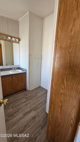 7983 N Team Roper Road, Tucson, AZ 85743