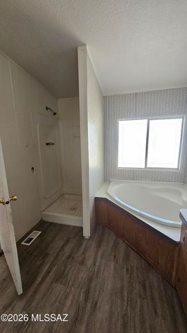 7983 N Team Roper Road, Tucson, AZ 85743