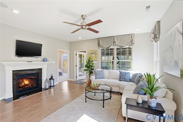 6815 Southwalk Hts, Moseley, VA 23120