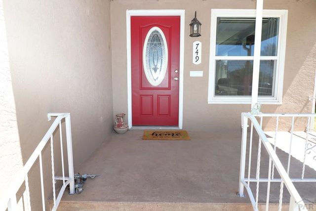 749 W Corona Ave, Pueblo, CO 81004