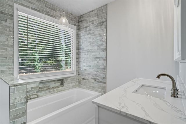 3894 Dollar Circle, Suwanee, GA 30024