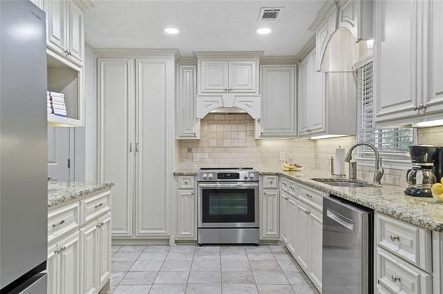 3894 Dollar Circle, Suwanee, GA 30024