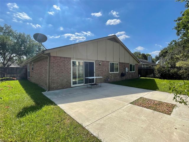 3023 Sam Houston Drive, Sugar Land, TX 77479