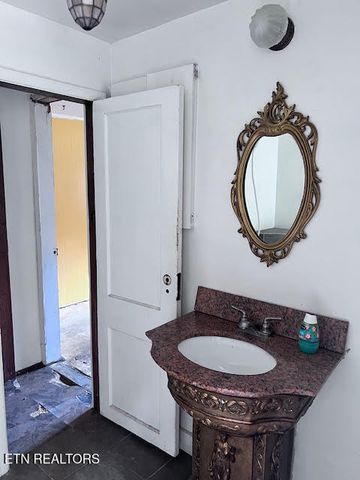 116 Spencer Drive, Harriman, TN 37748