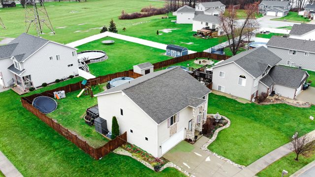 998 Ian Drive, Hobart, IN 46342