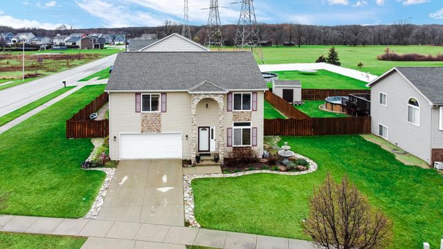 998 Ian Drive, Hobart, IN 46342