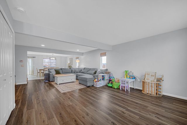 998 Ian Drive, Hobart, IN 46342