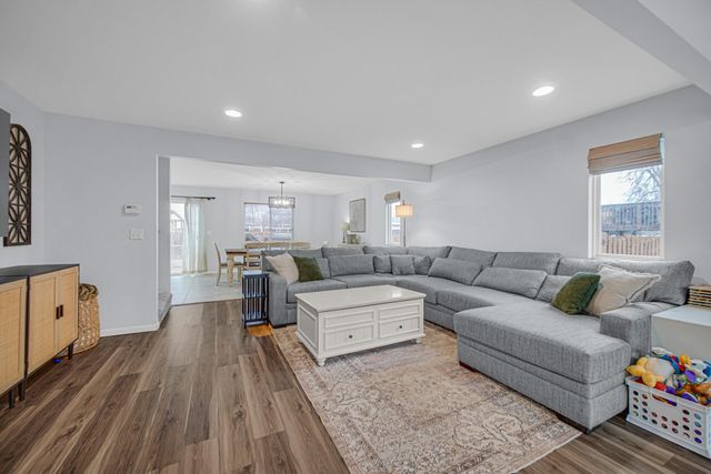 998 Ian Drive, Hobart, IN 46342