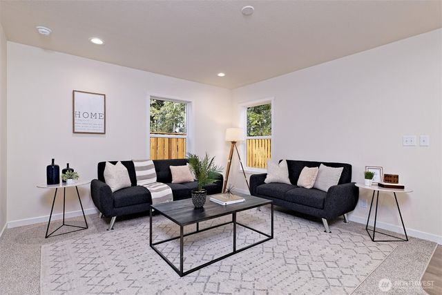 90 E kingston Way, Shelton, WA 98584