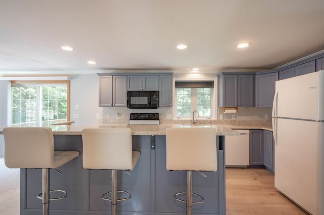 10 Golden Brook Road, Windham, NH 03087