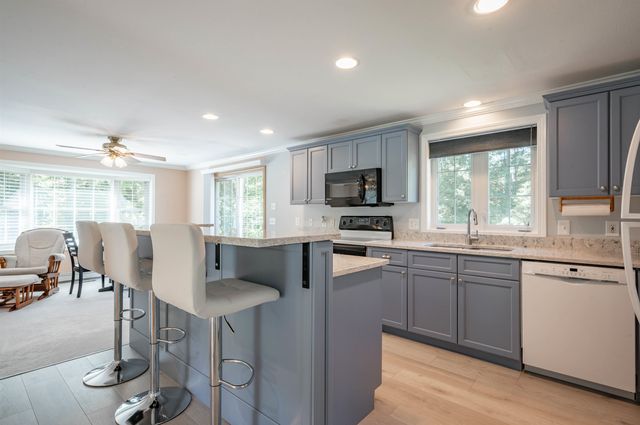 10 Golden Brook Road, Windham, NH 03087