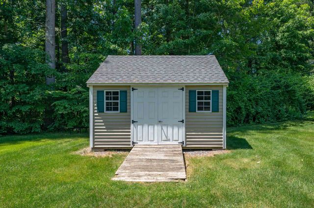 10 Golden Brook Road, Windham, NH 03087